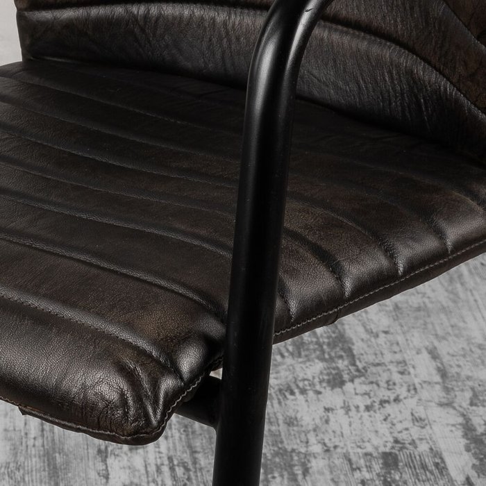 Стул темно-коричневого цвета с металлическим каркасом - купить Обеденные стулья по цене 19600.0