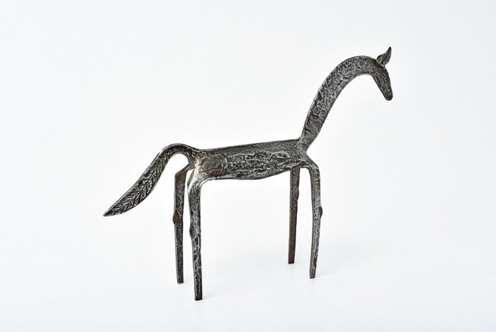 Металлическая статуэтка Лошадь S серого цвета