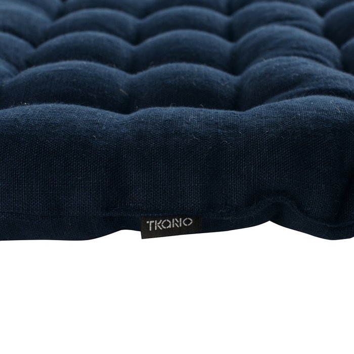 Стеганная подушка на стул из умягченного льна темно-синего цвета - лучшие Подушки для стульев в INMYROOM