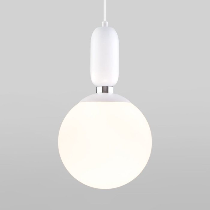 Подвесной светильник Bubble белого цвета со стеклянным плафоном  - купить Подвесные светильники по цене 6020.0