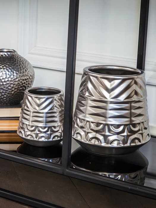 Декоративная ваза Орнамент М серебряного цвета - купить Вазы  по цене 1714.0