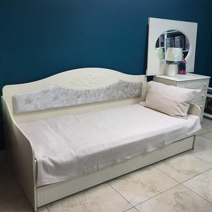 Кровать-кушетка Ассоль 90х200 бежевого цвета - лучшие Кровати для спальни в INMYROOM