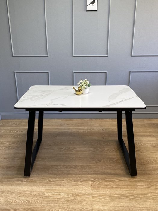 Раздвижной обеденный стол AZ1200 бело-черного цвета - лучшие Обеденные столы в INMYROOM