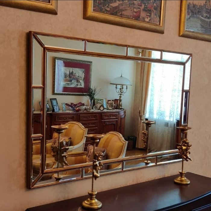 Настенное зеркало Vera 75x105 в раме золотого цвета - лучшие Настенные зеркала в INMYROOM