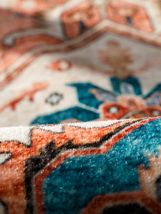 Ковер Silk vuar 80x150 бирюзово-красного цвета - лучшие Ковры в INMYROOM