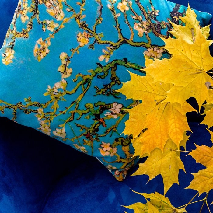 Декоративная арт подушка Цветущий миндаль - купить Декоративные подушки по цене 2000.0