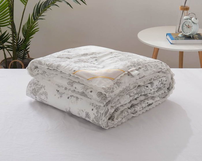 Одеяло Карина 200х220 бежевого цвета - лучшие Одеяла в INMYROOM