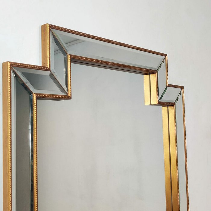 Настенное зеркало Finna 75х110 в раме золотого цвета - лучшие Настенные зеркала в INMYROOM