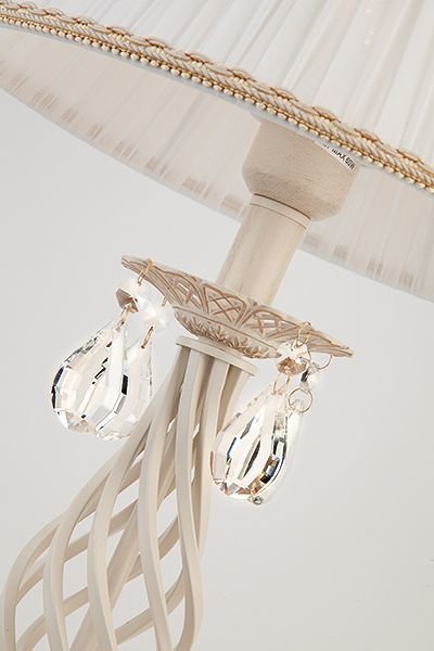 Настольная лампа в классическом стиле 10054/1 белый с золотом Amelia - лучшие Настольные лампы в INMYROOM
