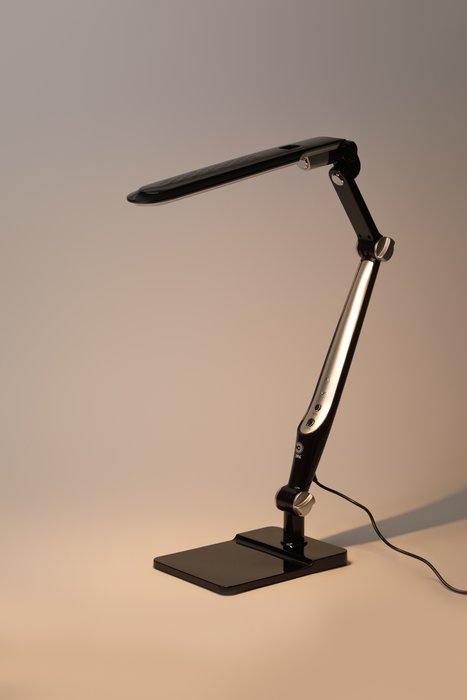 Настольная лампа NLED-497 Б0052771 (пластик, цвет черный) - лучшие Рабочие лампы в INMYROOM