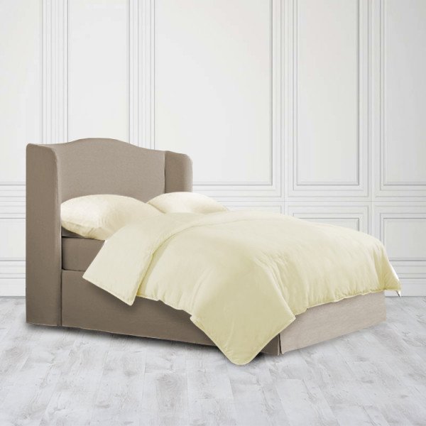 Кровать Cedar из массива с обивкой коричневого цвета