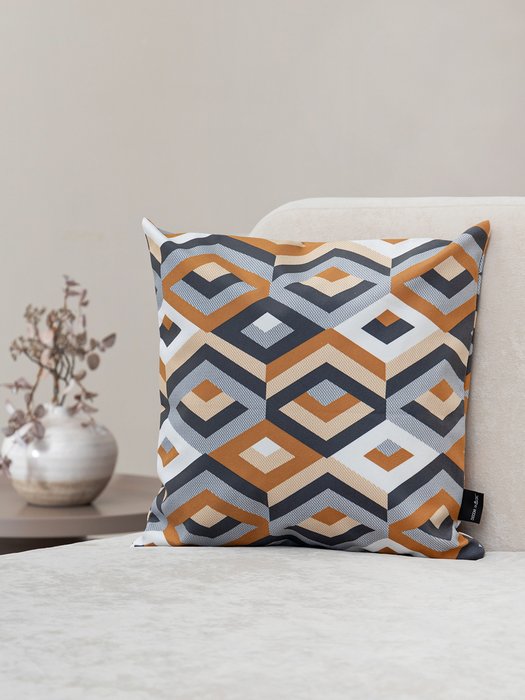 Декоративная подушка Escada ochre оранжево-синего цвета - лучшие Декоративные подушки в INMYROOM