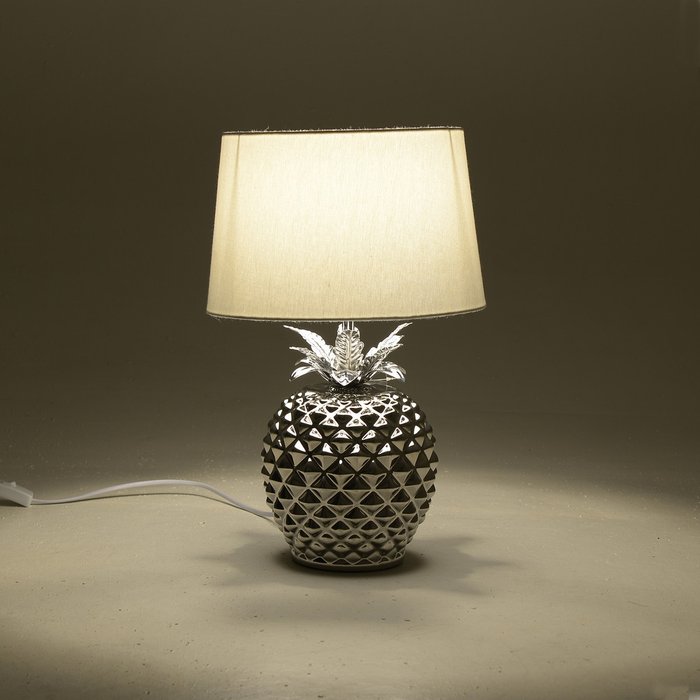 Настольная лампа с бежевым абажуром - купить Настольные лампы по цене 7640.0