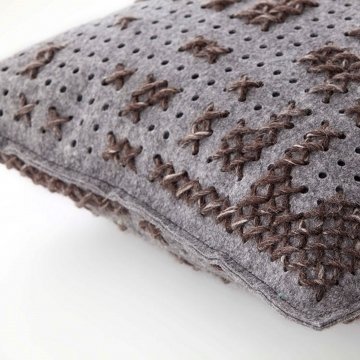 Квадратная подушка Canevas коричневого цвета - купить Декоративные подушки по цене 31990.0