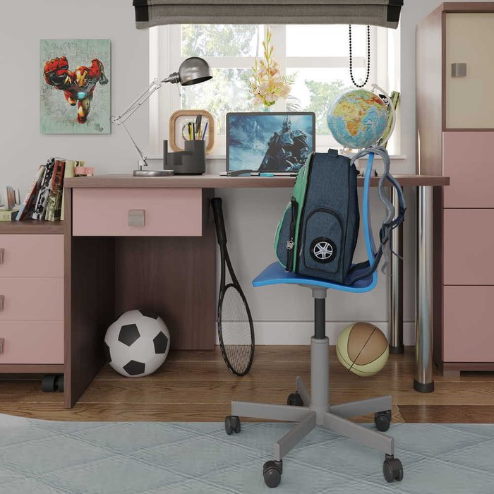 Детский письменный стол Тиана коричневого цвета с розовым ящиком - лучшие Детские столы в INMYROOM