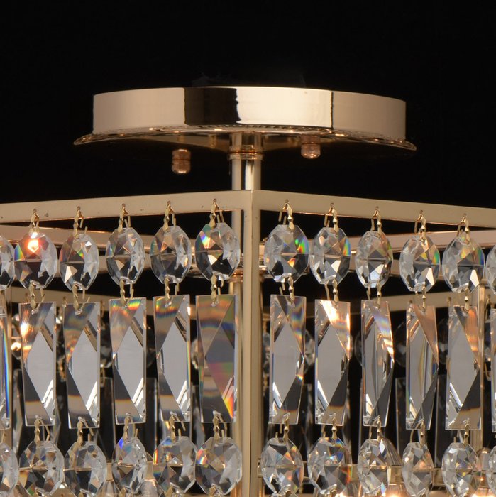 Потолочная люстра Монарх с хрустальными элементами - лучшие Потолочные люстры в INMYROOM