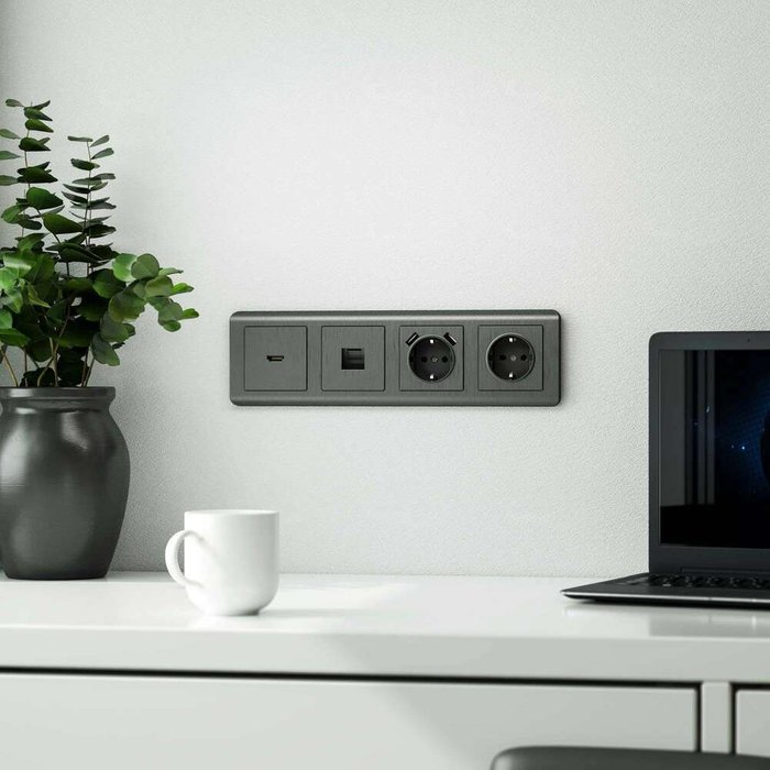 Накладка для розетки USB графит рифленый W1179504 - лучшие Розетки в INMYROOM Накладка для розетки USB графит рифленый W1179504 - лучшие Розетки в INMYROOM