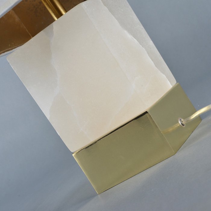 Настольная лампа Каррара с белым абажуром - купить Настольные лампы по цене 31000.0