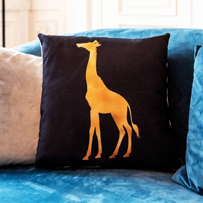 Интерьерная подушка Золотой жираф 45х45 - купить Декоративные подушки по цене 2000.0