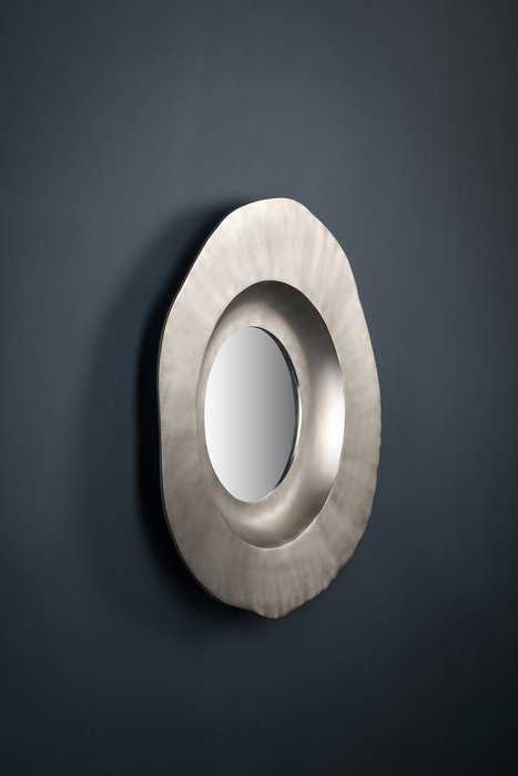 Зеркало металлическое ассиметричной формы - лучшие Настенные зеркала в INMYROOM