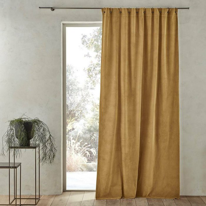 Штора из велюра с люверсами Lavezzi 140x350 желтого цвета Штора из велюра с люверсами Lavezzi 140x350 желтого цвета