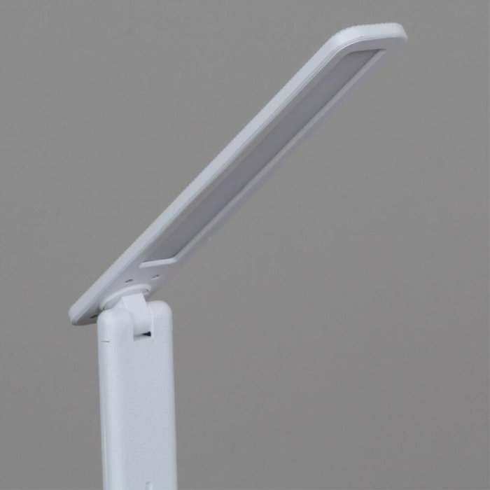 Настольная лампа 00867-0.7-01 WT (пластик, цвет белый) - купить Рабочие лампы по цене 990.0