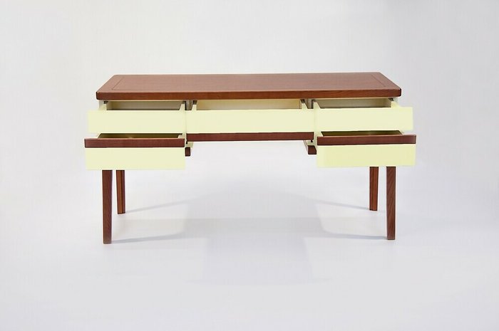 Стол письменный Рио бежево-коричневого цвета - купить Письменные столы по цене 79990.0