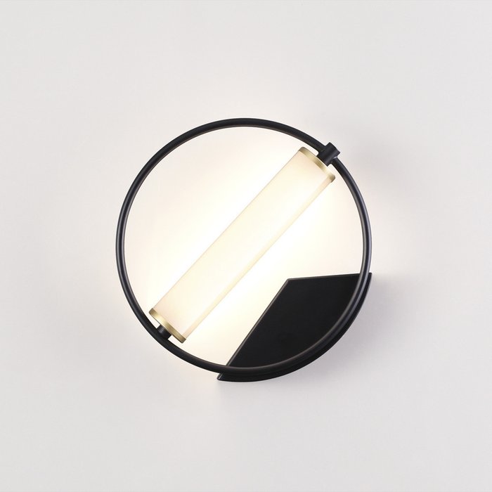 Настенный светодиодный светильник Bebetta из металла и пластика