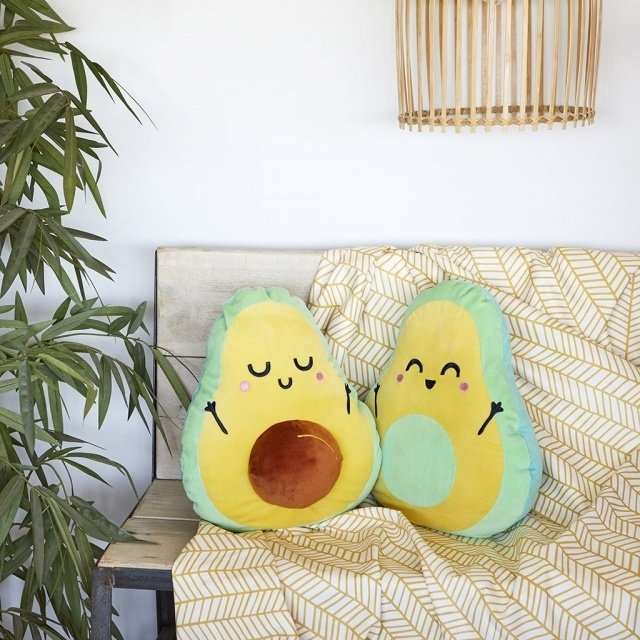 Подушка диванная Avocado Pip желто-зеленого цвета - купить Декоративные подушки по цене 3850.0