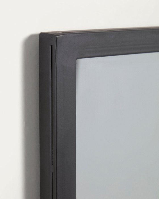 Настенное зеркало Ulrica черного цвета - купить Настенные зеркала по цене 71990.0