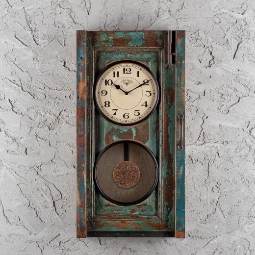 Часы настенные из антикварного дерева