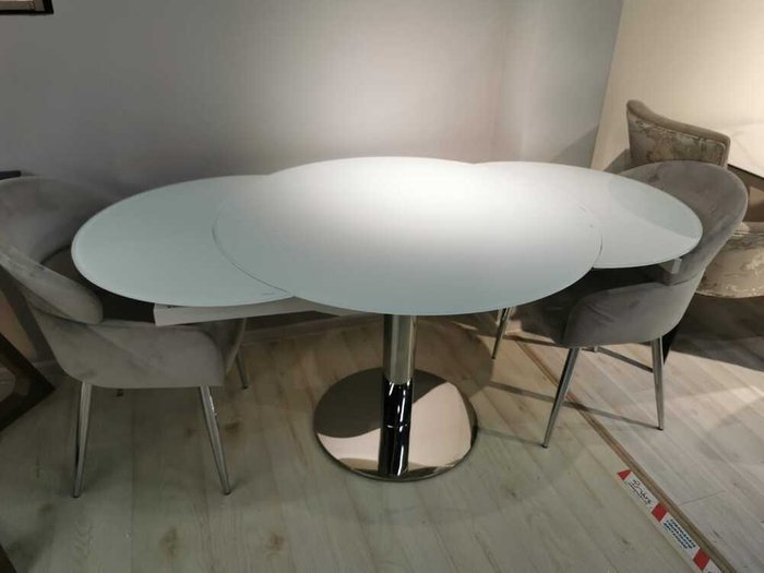 Стол обеденный раскладной Флорис со столешницей белого цвета - лучшие Обеденные столы в INMYROOM