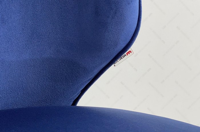 Стул Гудвин темно-синего цвета с белыми ножками - лучшие Обеденные стулья в INMYROOM
