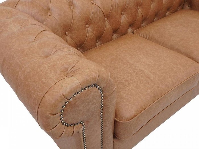 Прямой диван Chester Classic карамельного цвета - лучшие Прямые диваны в INMYROOM