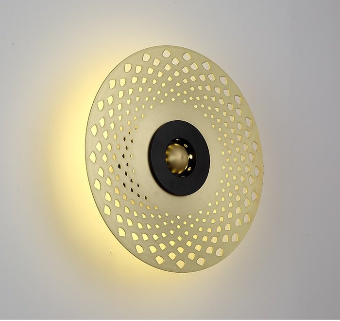 Настенный светильник Shavas C золотого цвета  - купить Бра и настенные светильники по цене 37845.0