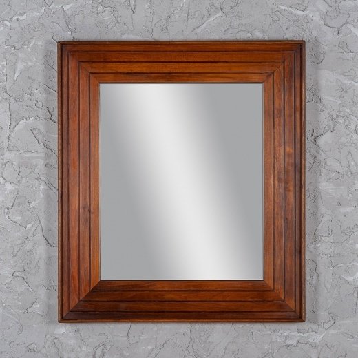 Зеркало настенное в деревянной раме