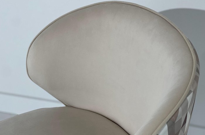 Стул Остин серо-бежевого цвета с белыми ножками - лучшие Обеденные стулья в INMYROOM