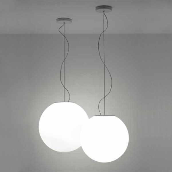 Подвесной светильник Fabbian LUMI sfera с плафоном из белого матового стекла  - купить Подвесные светильники по цене 30560.0