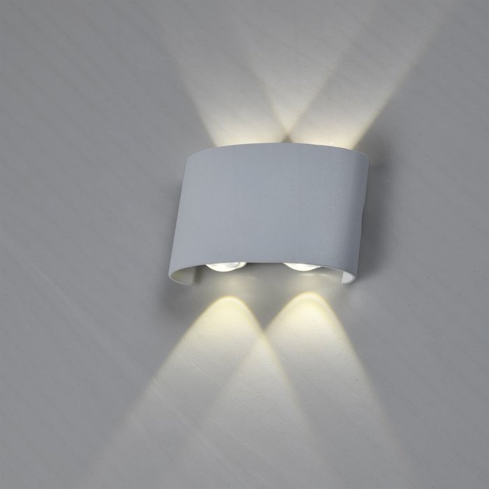 Светодиодный настенный светильник Sienne белого цвета  - купить Бра и настенные светильники по цене 3090.0