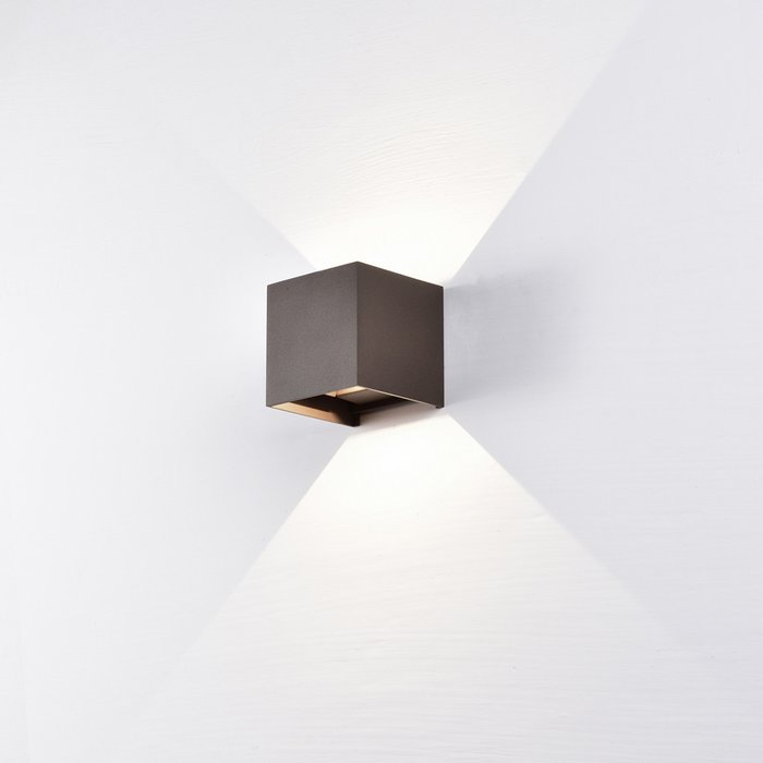 Уличный настенный светильник Davos коричневого цвета - лучшие Настенные уличные светильники в INMYROOM