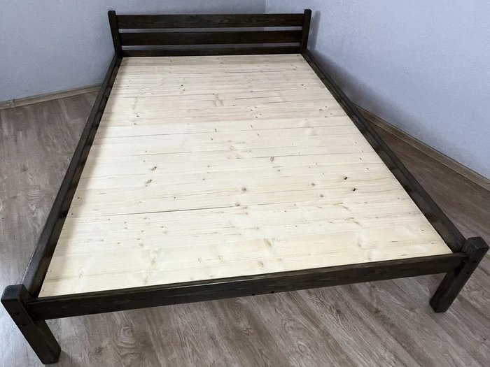 Кровать Классика сосновая сплошное основание 140х200 цвета венге - лучшие Кровати для спальни в INMYROOM