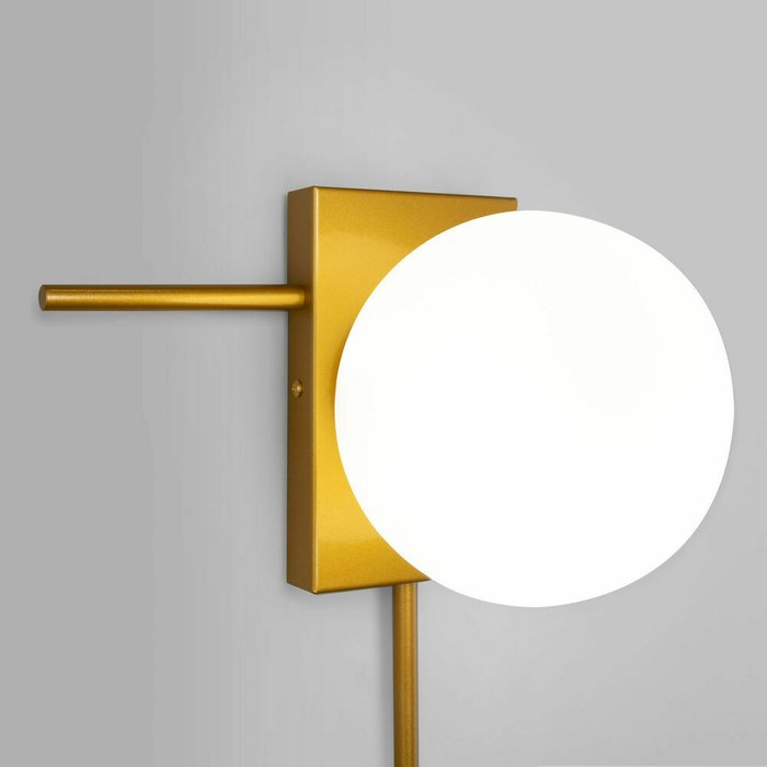 Настенный светильник Fredo 1 золотого цвета - лучшие Бра и настенные светильники в INMYROOM