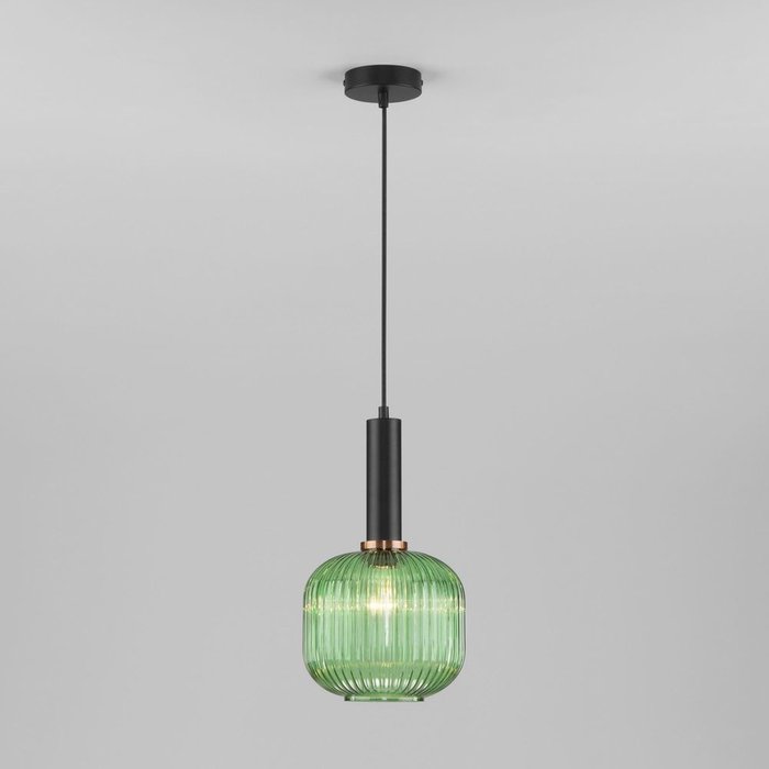 Подвесной светильник Bravo со стеклянным плафоном зеленого цвета - купить Подвесные светильники по цене 6490.0