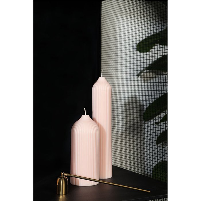 Свеча декоративная из коллекции Edge бежево-розового цвета - лучшие Свечи в INMYROOM