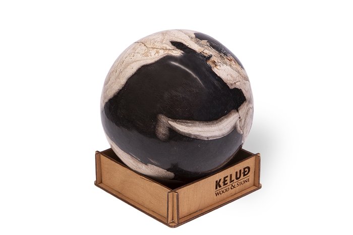 Декоративный шар из окаменелого дерева  383189 - купить Фигуры и статуэтки по цене 6180.0