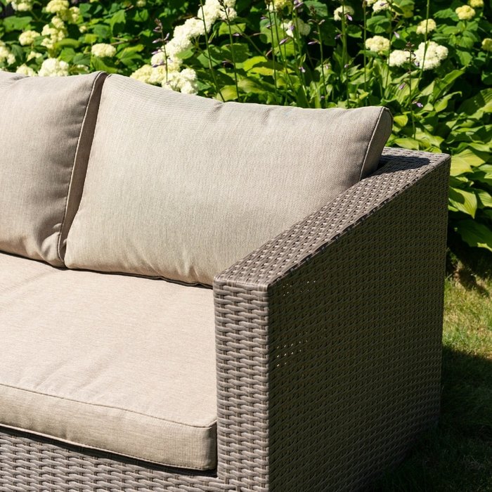 Садовый диван Annecy табачно-коричневого цвета с подлокотниками - лучшие Садовые диваны в INMYROOM