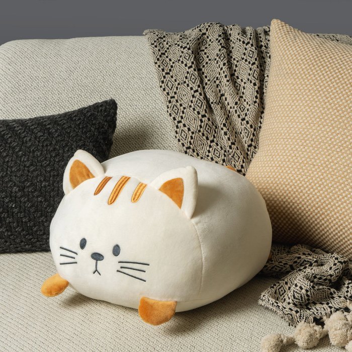Подушка диванная Kitty белого цвета - купить Декоративные подушки по цене 3430.0