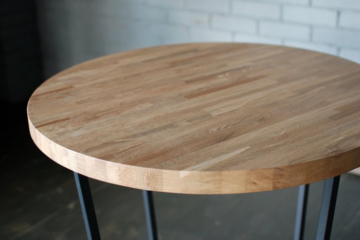 Стол обеденный Oak Round коричневого цвета с черными ножками - купить Обеденные столы по цене 35000.0