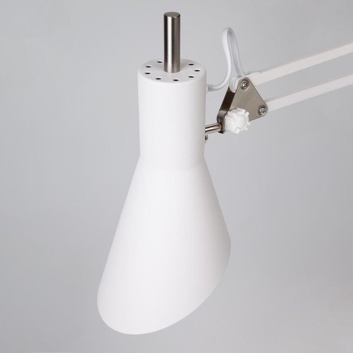 Настольная белая лампа на подставке 01032/1 белый - лучшие Рабочие лампы в INMYROOM