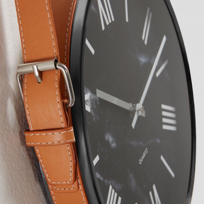Настенные часы Mellie из черного пластика - купить Часы по цене 2590.0